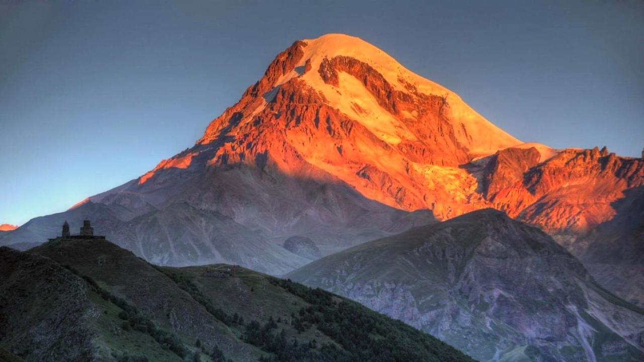 Hotel Axien Kazbegi Экстерьер фото