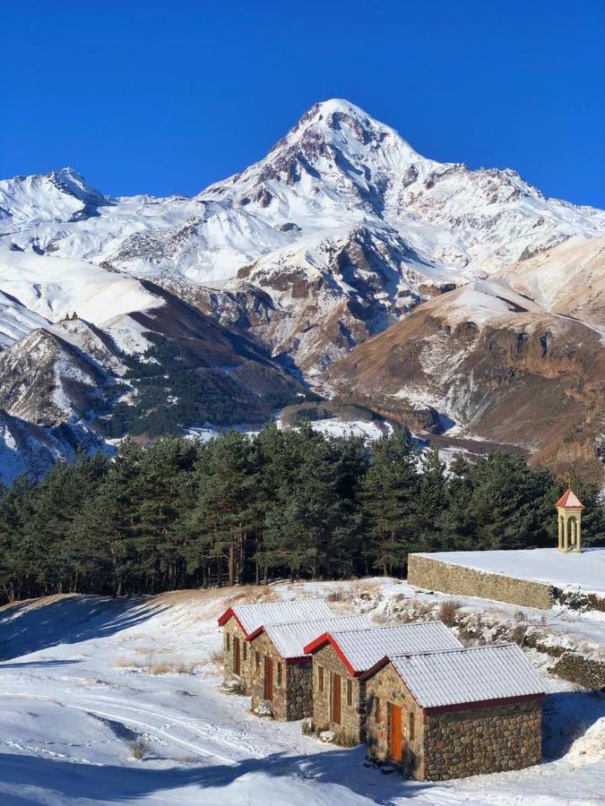 Hotel Axien Kazbegi Экстерьер фото