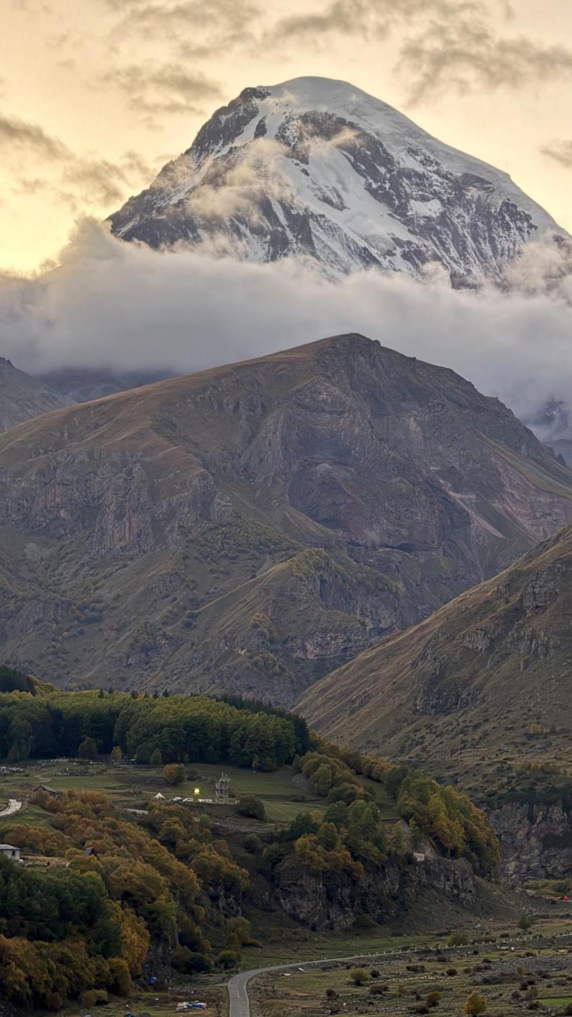 Hotel Axien Kazbegi Экстерьер фото
